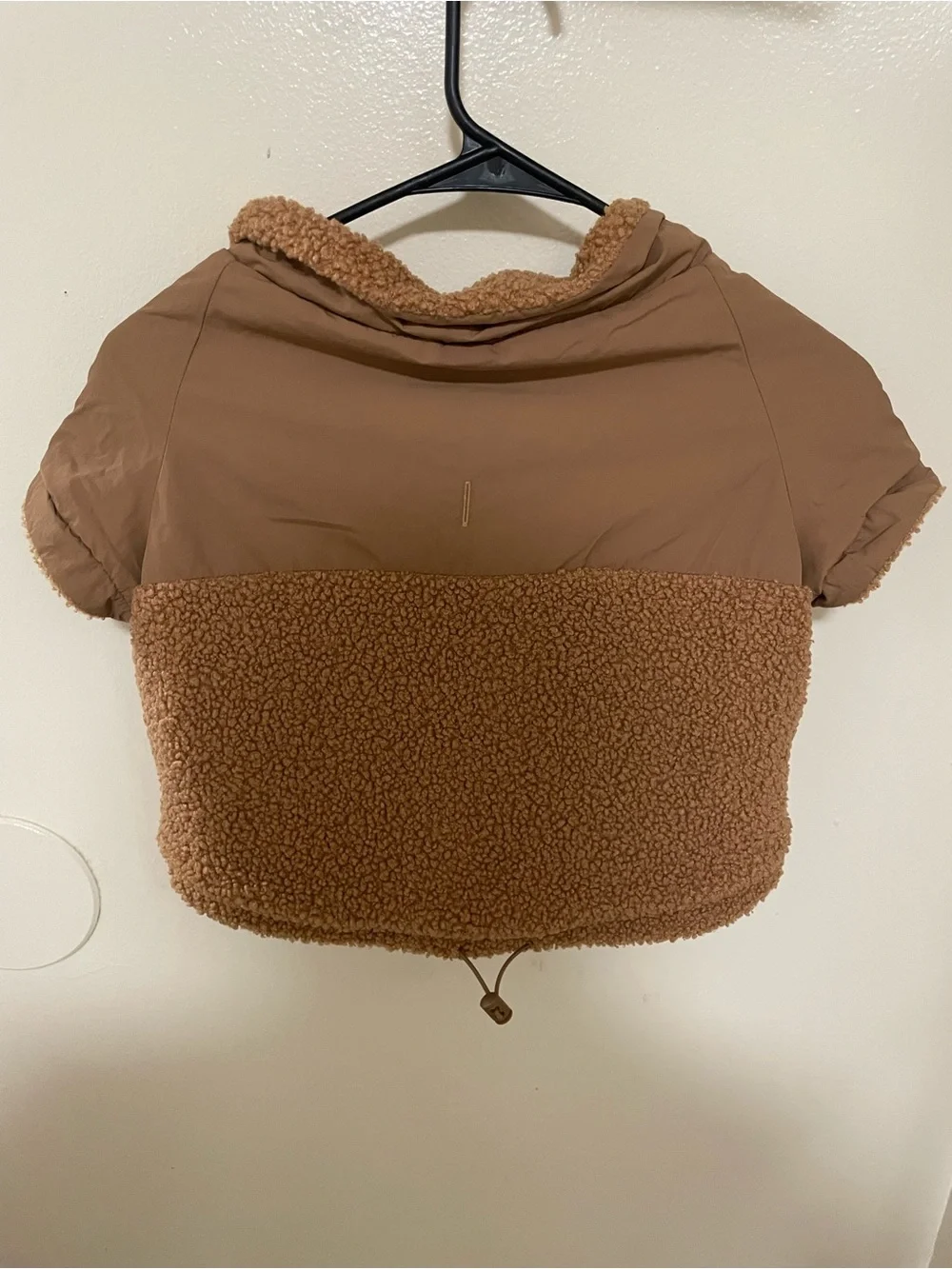 NWT OFFLEASH By Aerie Fluff Love Sherpa Dog Quarter Snap